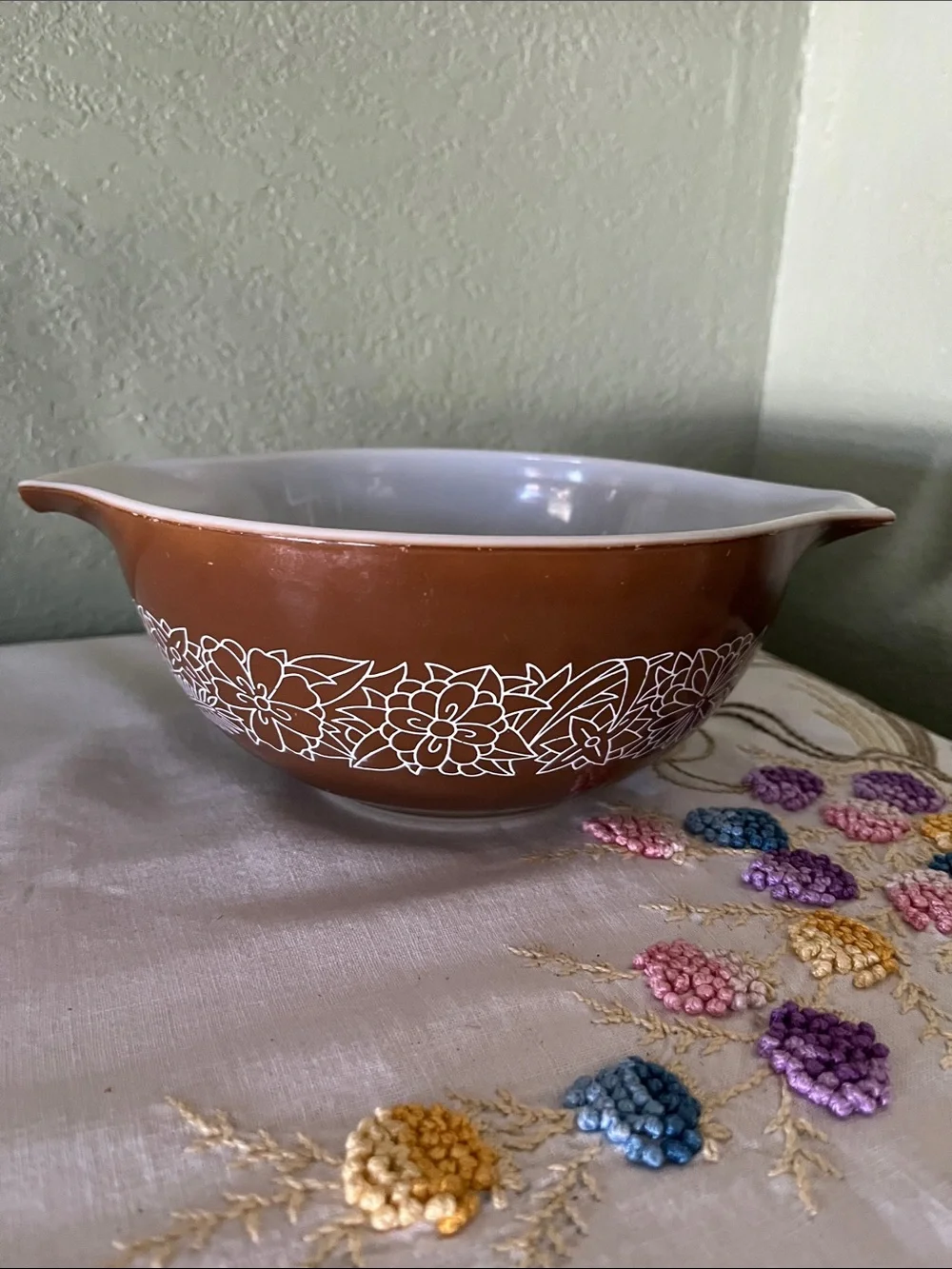 Vintage Pyrex Woodland Dark Brown Cinderella Mixing Serving Bowl 443